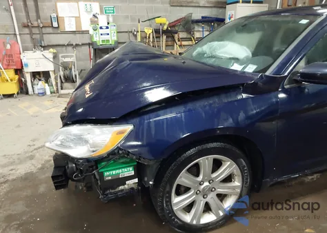 2014 Chrysler 200 Touring from USA, damaged, VIN 1C3CCBBB4EN176868